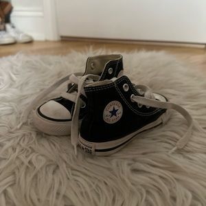 Toddler Converse size 5